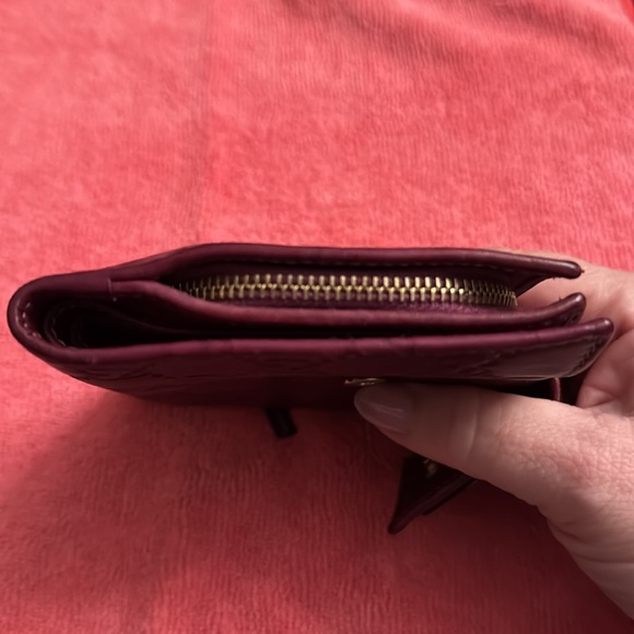 Gucci Purple Embossed Wallet with Gold-Tone Detail - Picture 6 of 10